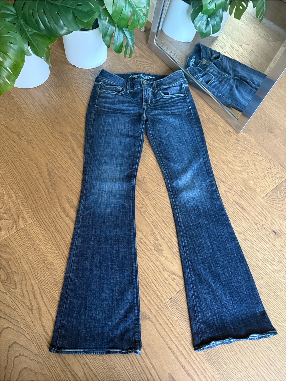 Vintage American Eagle Outfitters Dark Wash Indigo Artist Stretch Flare Jeans 4
